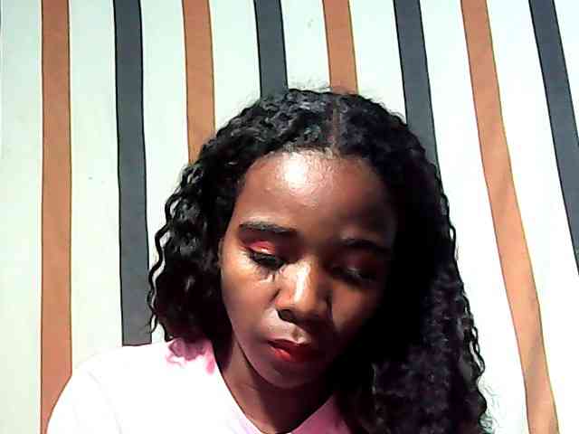 LandiQueen12 webcam
