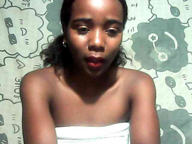 Model: LandiQueen12