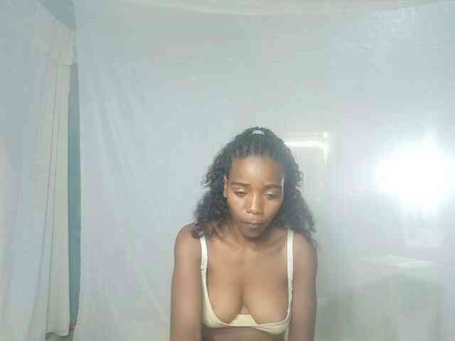 LandiQueen12 webcam