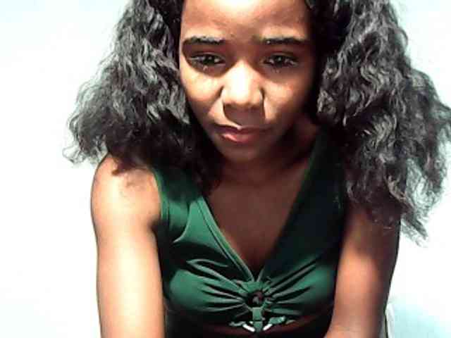 LandiQueen12 webcam