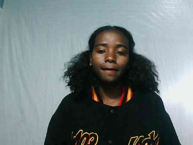 LandiQueen12 webcam