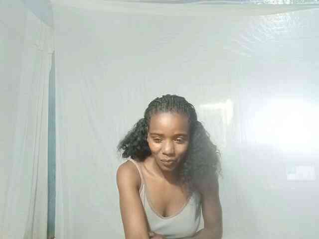 LandiQueen12 webcam