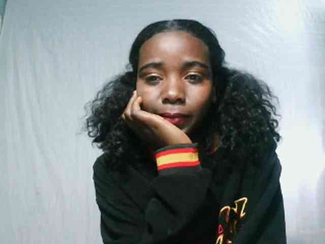 LandiQueen12 webcam