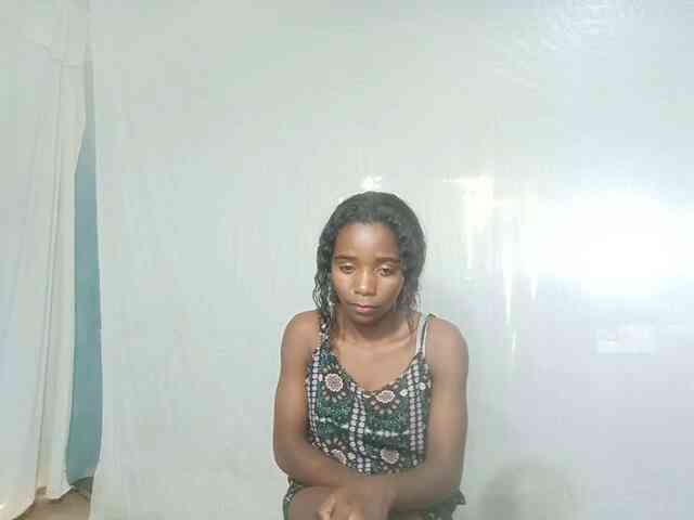 LandiQueen12 webcam