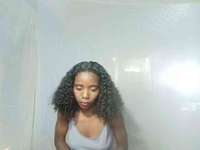 LandiQueen12 webcam