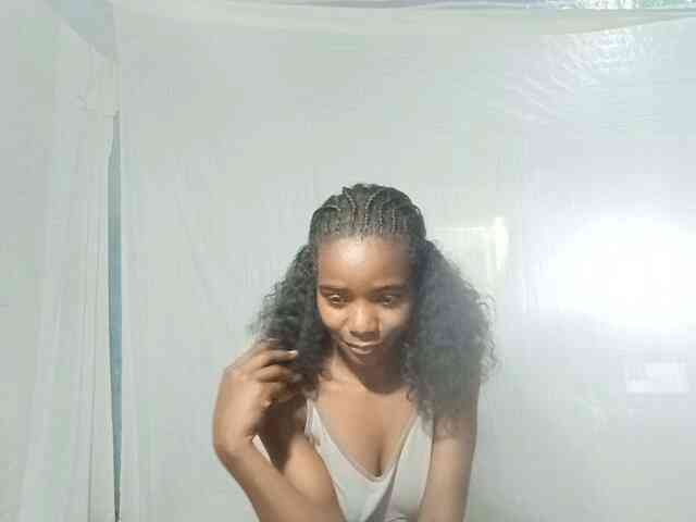 LandiQueen12 webcam