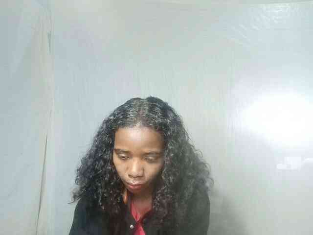 LandiQueen12 webcam