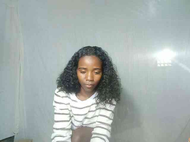 LandiQueen12 webcam