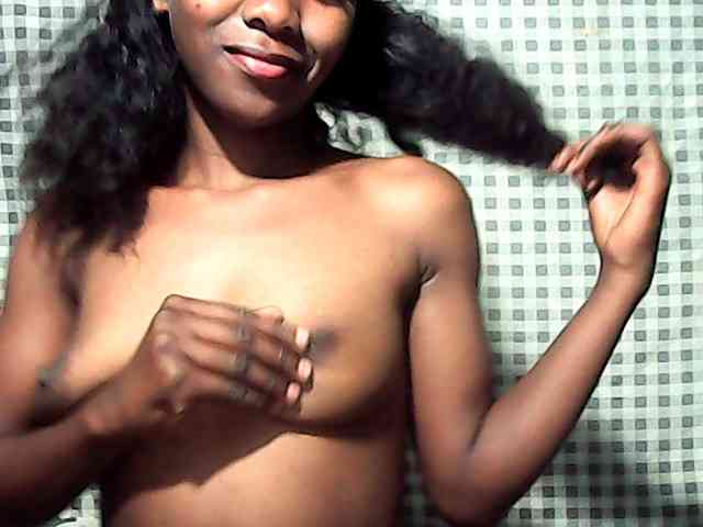 LandiQueen12 webcam