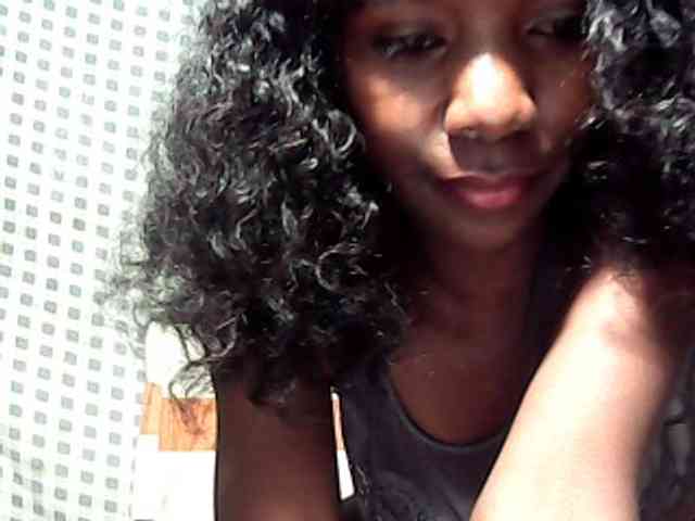 LandiQueen12 webcam