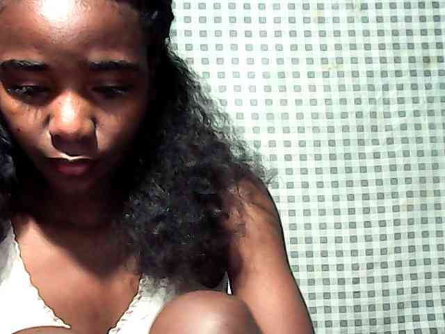 LandiQueen12 webcam