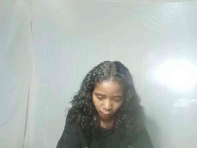 LandiQueen12 webcam