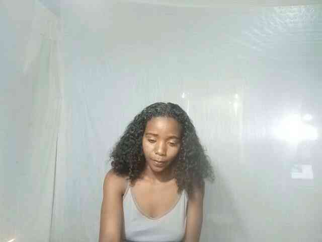 LandiQueen12 webcam