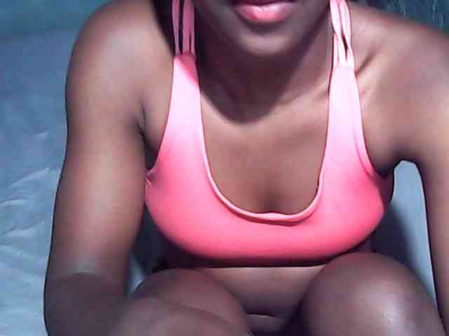 LandiQueen12 webcam