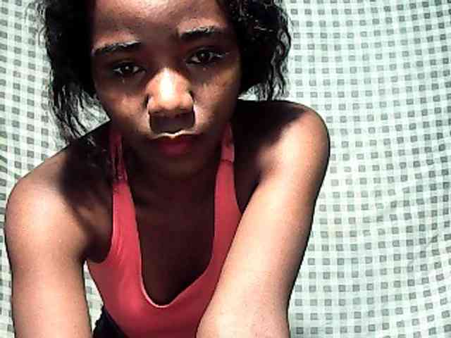 LandiQueen12 webcam