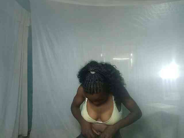 LandiQueen12 webcam