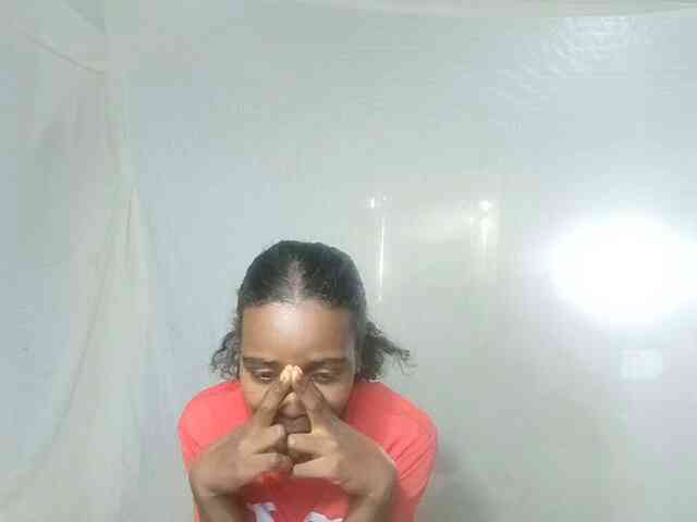 LandiQueen12 webcam