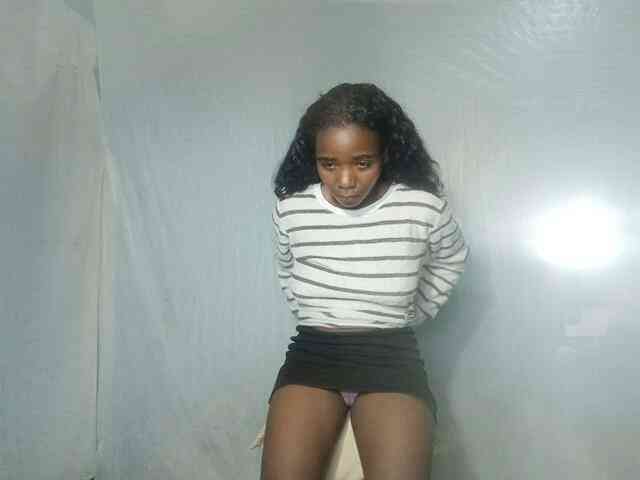 LandiQueen12 webcam