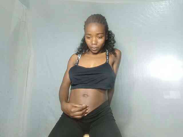 LandiQueen12 webcam