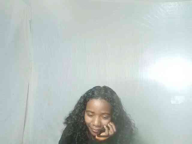 LandiQueen12 webcam