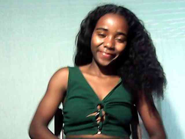 LandiQueen12 webcam