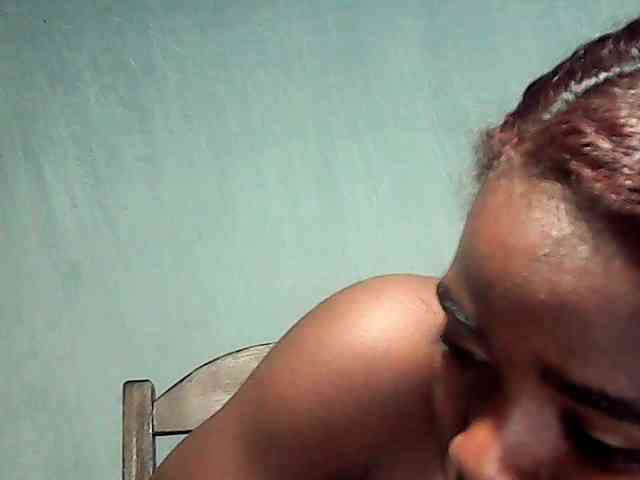 LandiQueen12