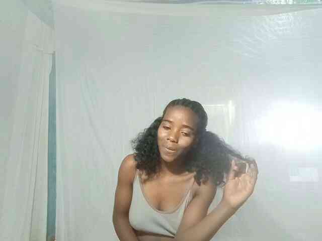 LandiQueen12 webcam