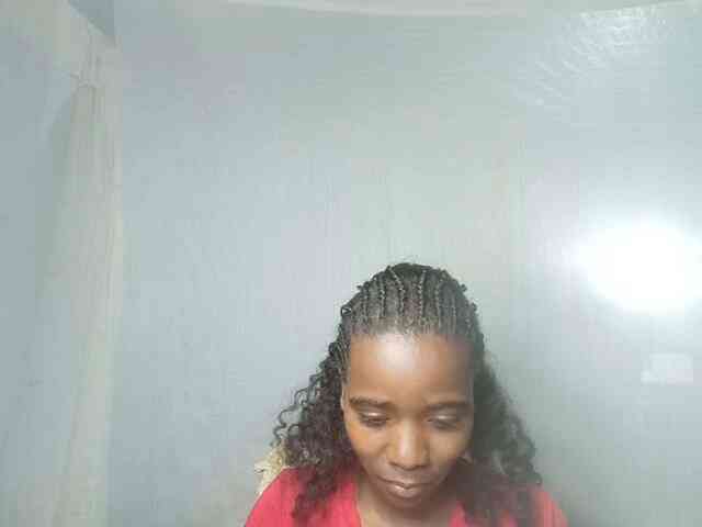 LandiQueen12 webcam