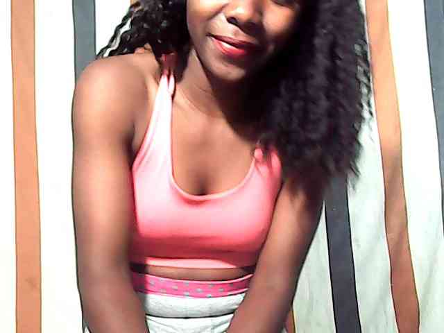 LandiQueen12 webcam