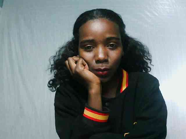 LandiQueen12 webcam