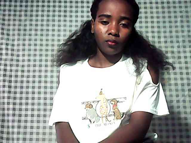 LandiQueen12 webcam