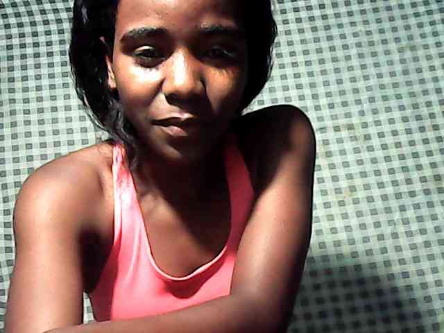 LandiQueen12 webcam