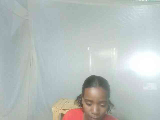 LandiQueen12 webcam