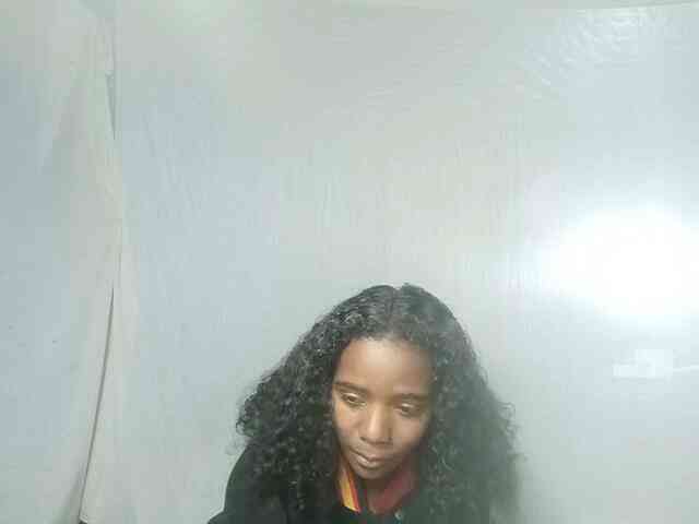 LandiQueen12 webcam
