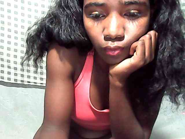 LandiQueen12 webcam