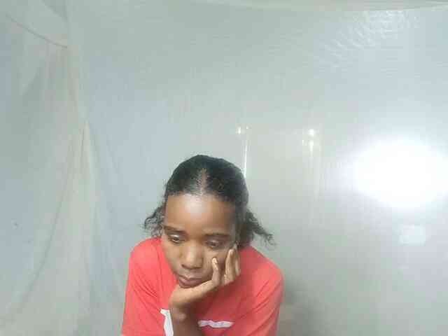 LandiQueen12 webcam