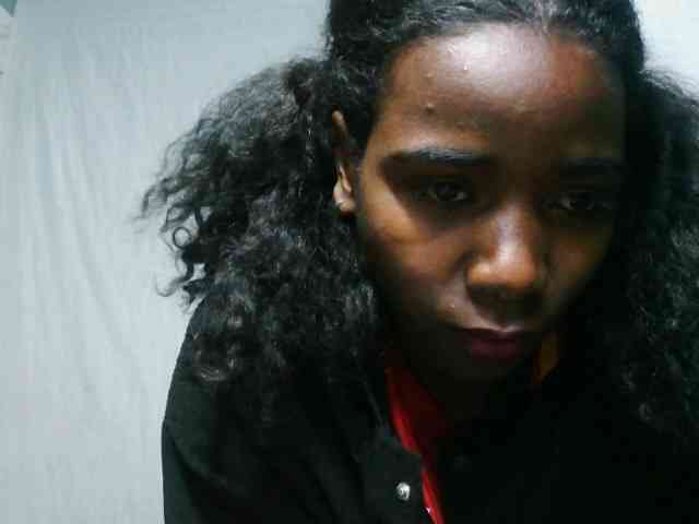 LandiQueen12 webcam
