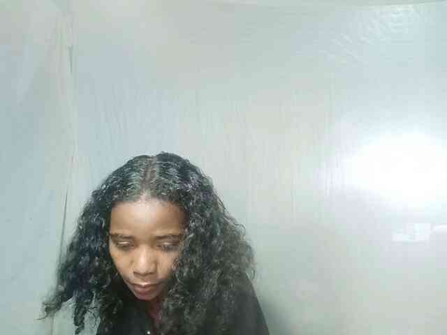 LandiQueen12 webcam