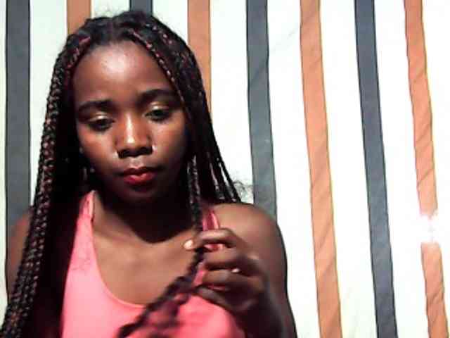 LandiQueen12 webcam