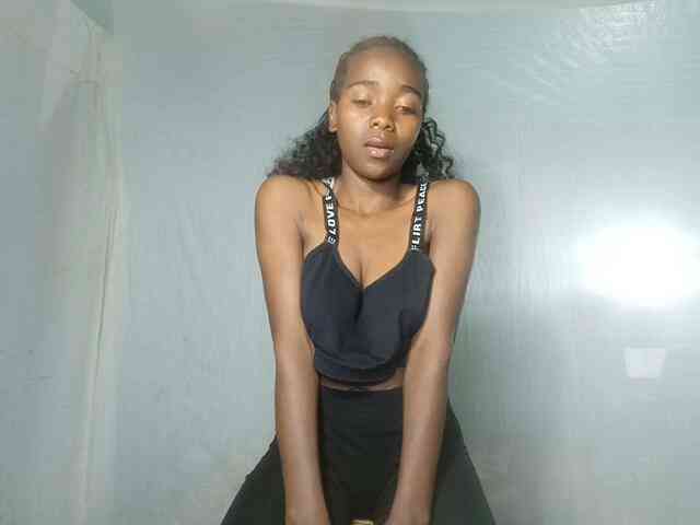 LandiQueen12 webcam