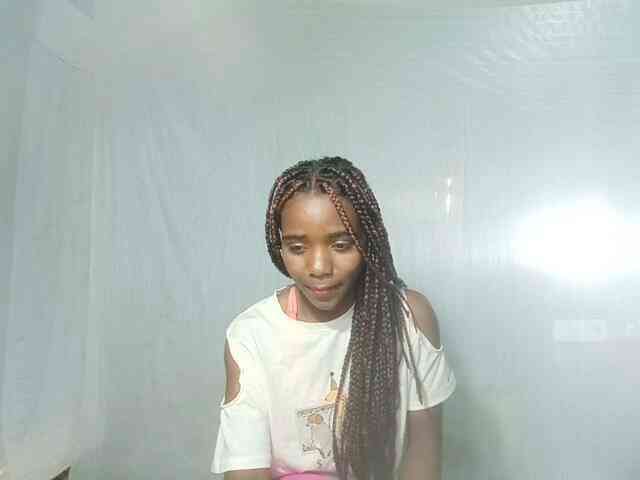 Model: LandiQueen12