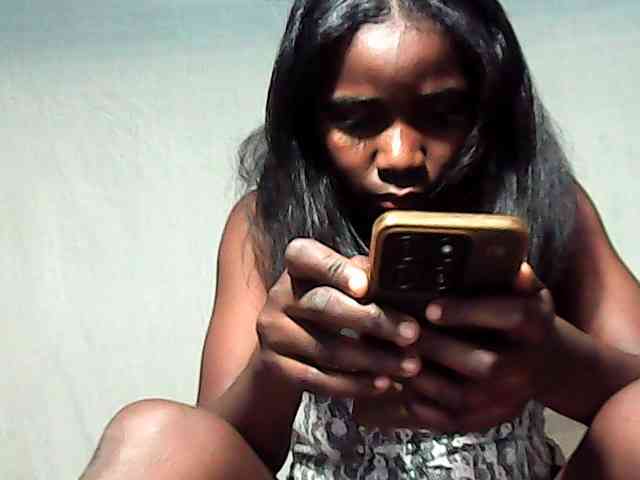 LandiQueen12 webcam