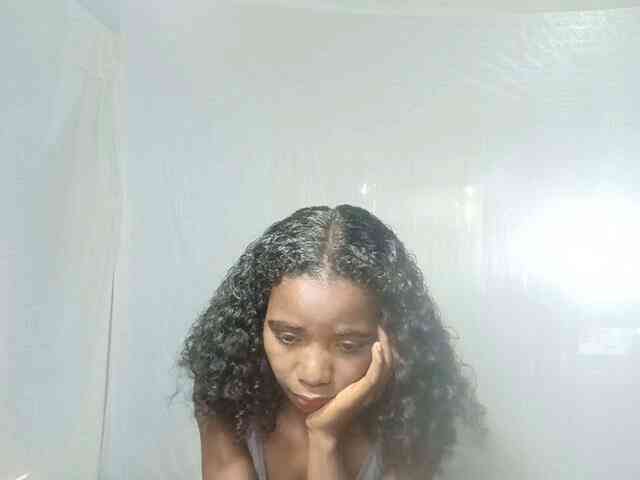 LandiQueen12 webcam