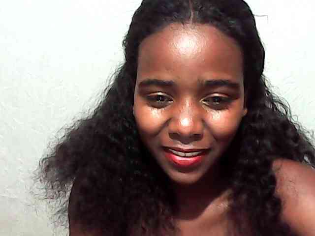 LandiQueen12 webcam