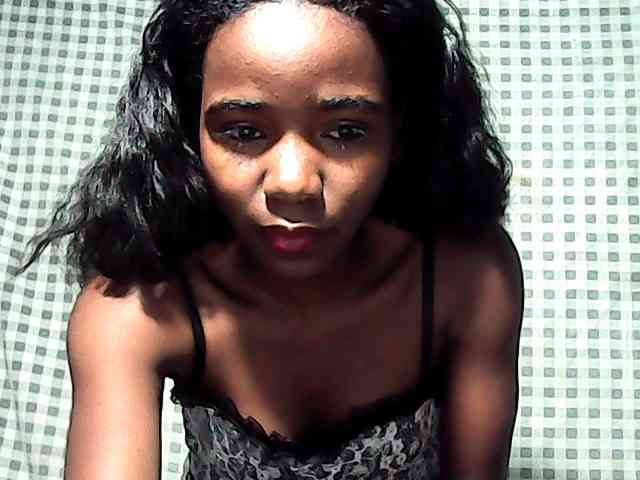 LandiQueen12 webcam