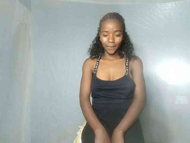 LandiQueen12 webcam