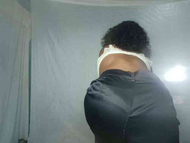 LandiQueen12 webcam