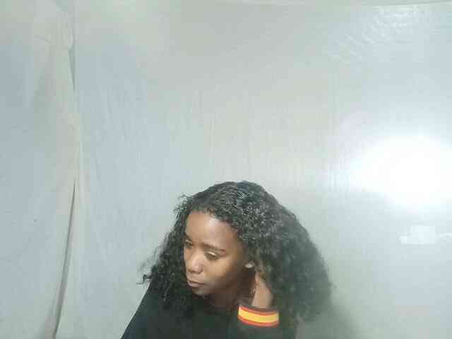 LandiQueen12 webcam