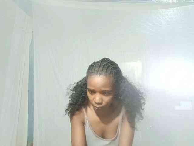 LandiQueen12 webcam