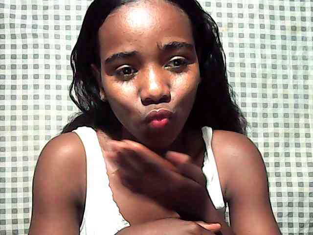 Model: LandiQueen12